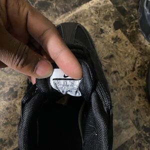 All black air max 95’